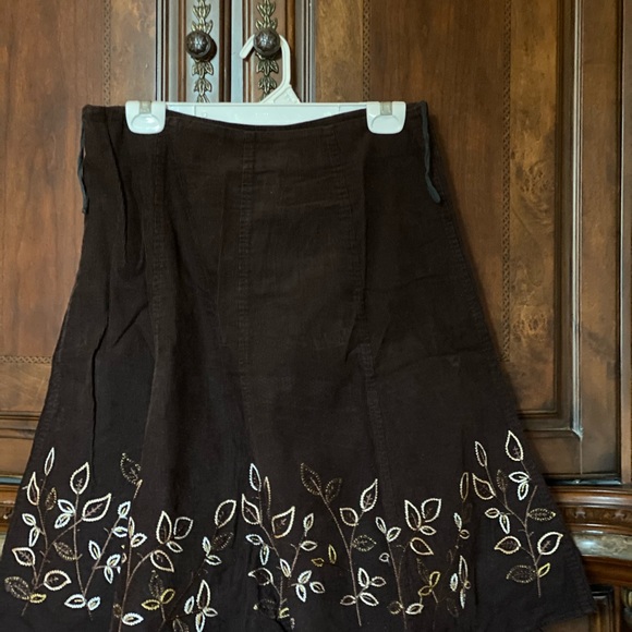 Knee length skirt - Picture 3 of 4